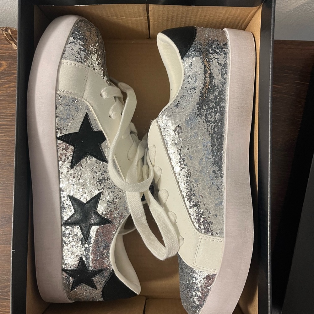I.N.C. INTERNATIONAL CONCEPTS Little Girls Ayra Sneakers Star Shoes Size 4m